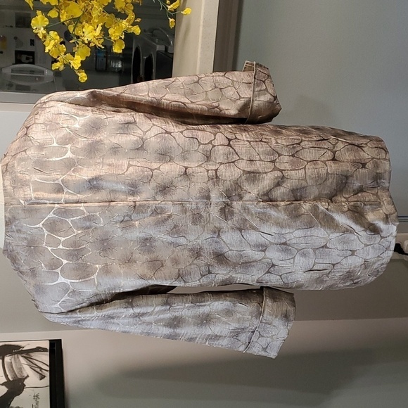 Chico's open jacket. Shiny silk fabric. Cuff sleeves. Size‎ O (8) Great u… - Picture 5 of 10